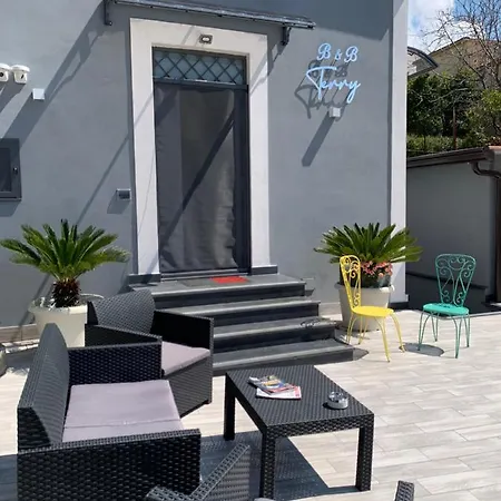 Flat Terry In Napoli